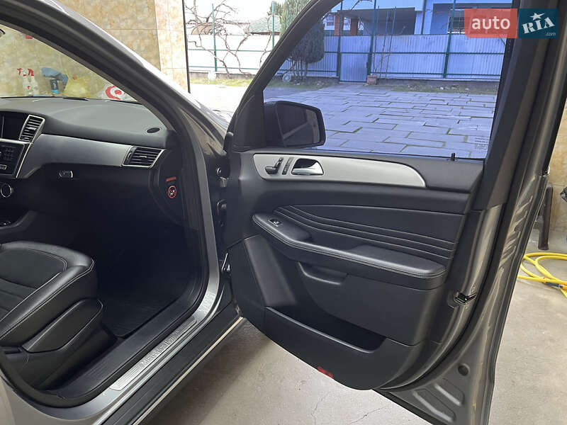 Внедорожник / Кроссовер Mercedes-Benz M-Class 2012 в Иршаве