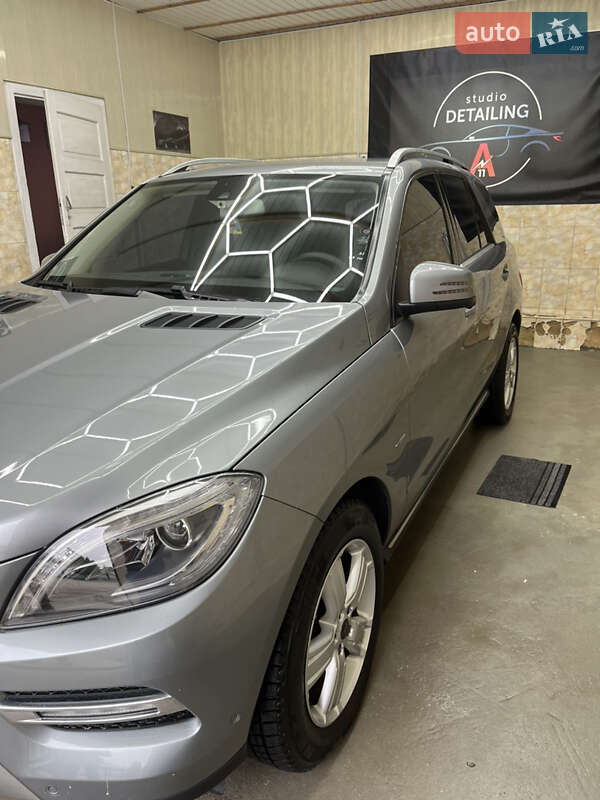 Внедорожник / Кроссовер Mercedes-Benz M-Class 2012 в Иршаве