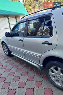 Внедорожник / Кроссовер Mercedes-Benz M-Class 2001 в 
