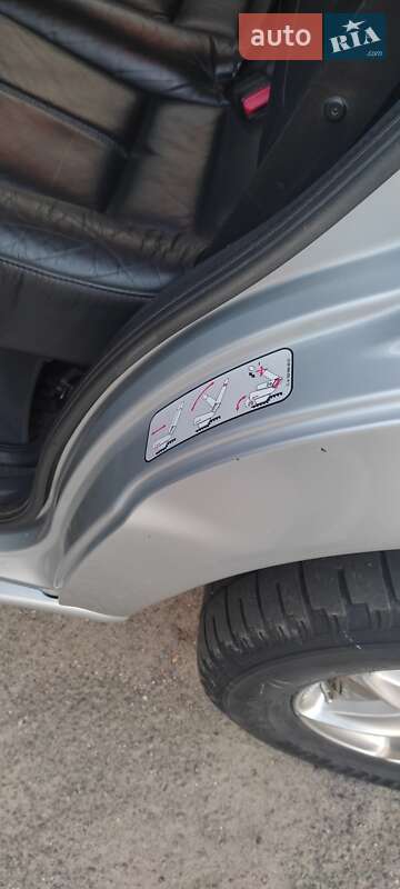 Внедорожник / Кроссовер Mercedes-Benz M-Class 2004 в Киеве