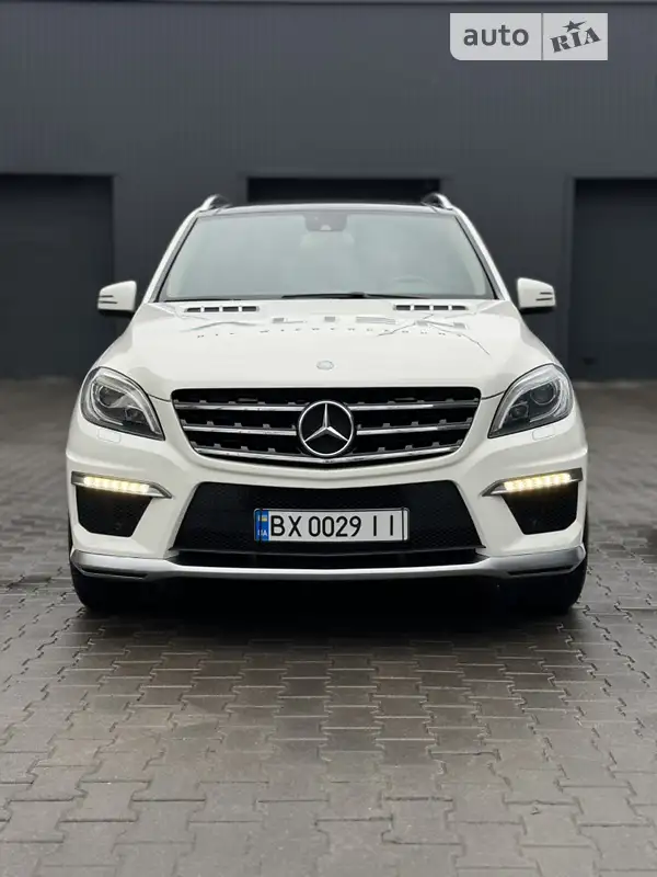 Позашляховик / Кросовер Mercedes-Benz M-Class 2013 в 