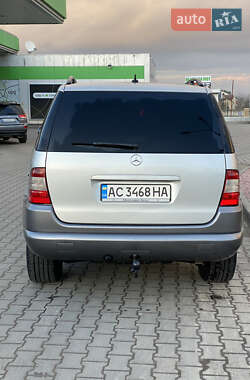 Внедорожник / Кроссовер Mercedes-Benz M-Class 1999 в 