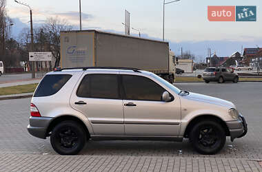 Внедорожник / Кроссовер Mercedes-Benz M-Class 1999 в 