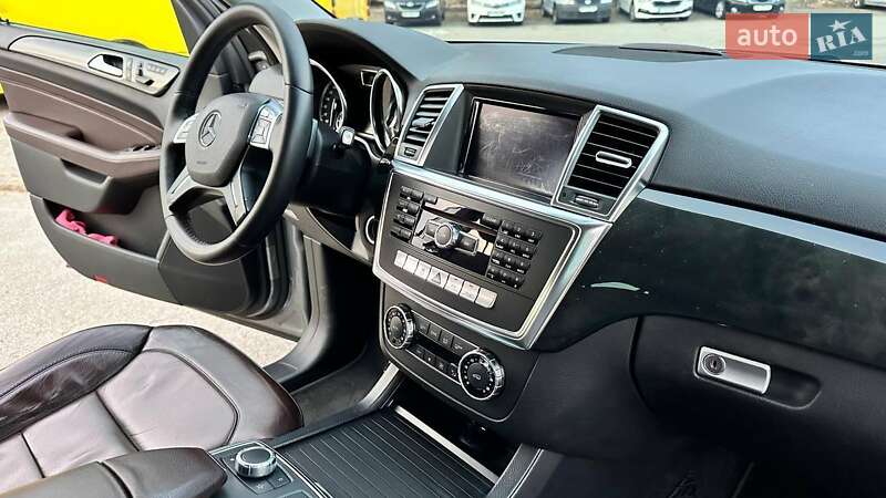 Внедорожник / Кроссовер Mercedes-Benz M-Class 2012 в Киеве