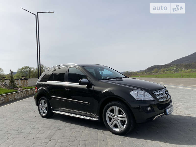 Внедорожник / Кроссовер Mercedes-Benz M-Class 2009 в Виноградове