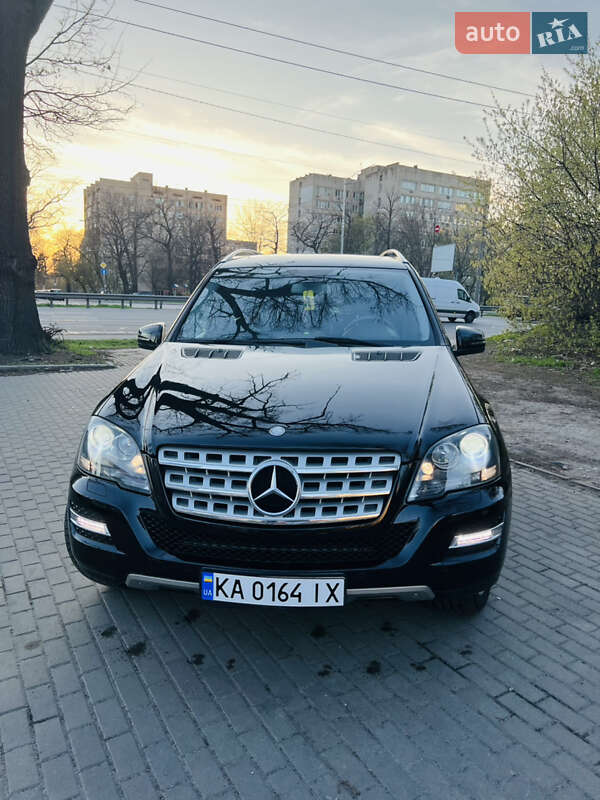 Внедорожник / Кроссовер Mercedes-Benz M-Class 2010 в Киеве фото 2 Внедорожник / Кроссовер Mercedes-Benz M-Class 2010 в Киеве