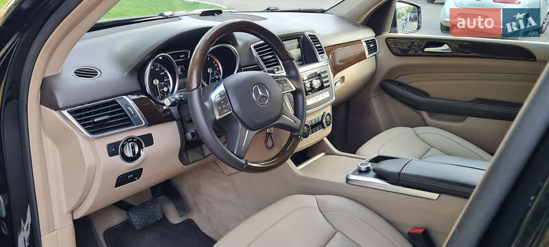 Внедорожник / Кроссовер Mercedes-Benz M-Class 2014 в Ровно