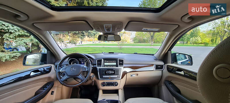 Внедорожник / Кроссовер Mercedes-Benz M-Class 2014 в Ровно