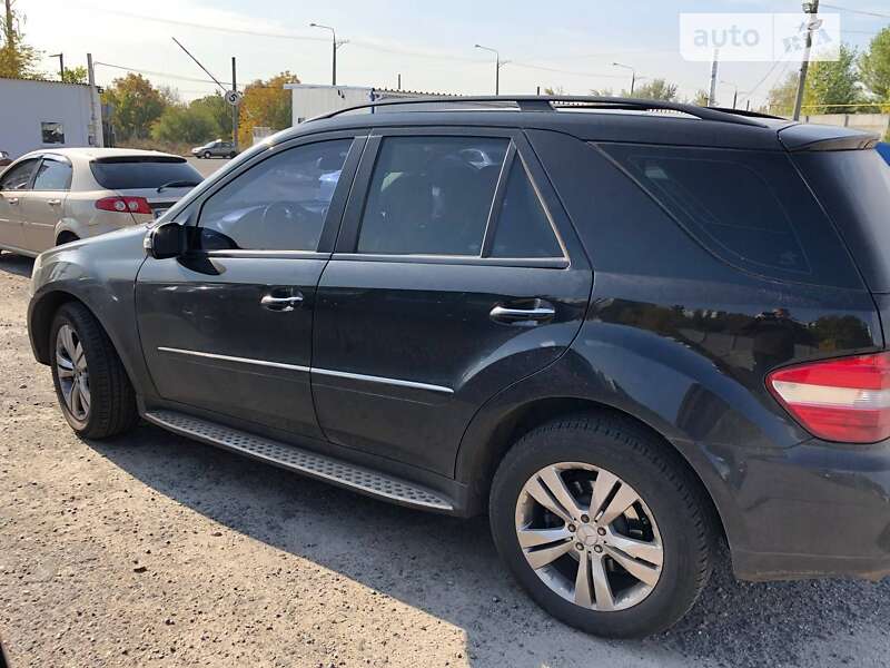 Позашляховик / Кросовер Mercedes-Benz M-Class 2008 в 
