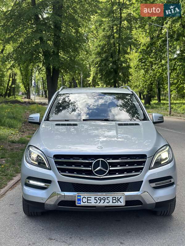 Внедорожник / Кроссовер Mercedes-Benz M-Class 2013 в Черновцах