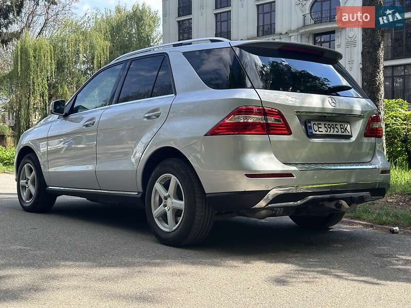 Внедорожник / Кроссовер Mercedes-Benz M-Class 2013 в Черновцах