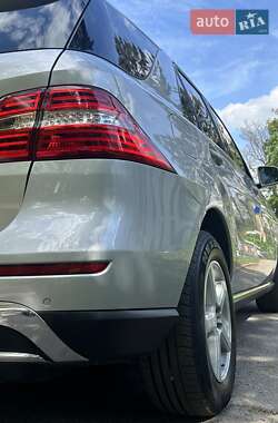 Внедорожник / Кроссовер Mercedes-Benz M-Class 2013 в 