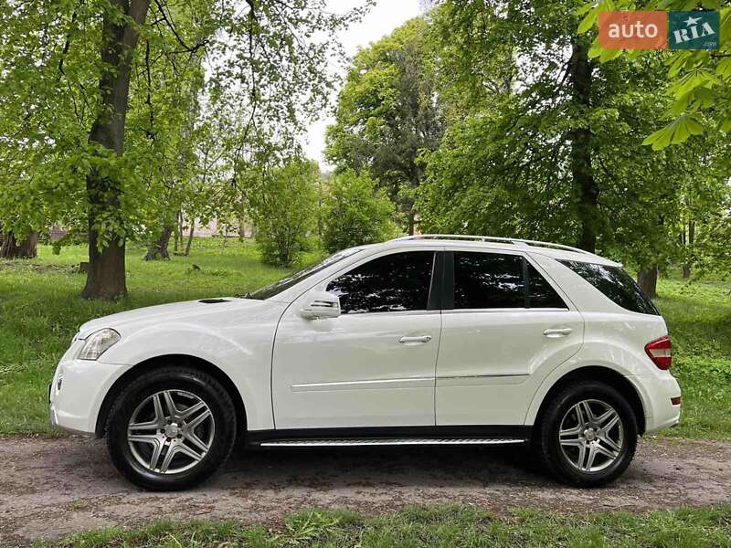 Mercedes-Benz M-Class 2011