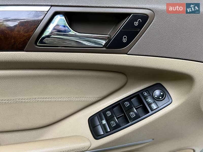 Внедорожник / Кроссовер Mercedes-Benz M-Class 2011 в Кременце