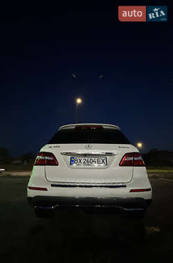 Внедорожник / Кроссовер Mercedes-Benz M-Class 2011 в 