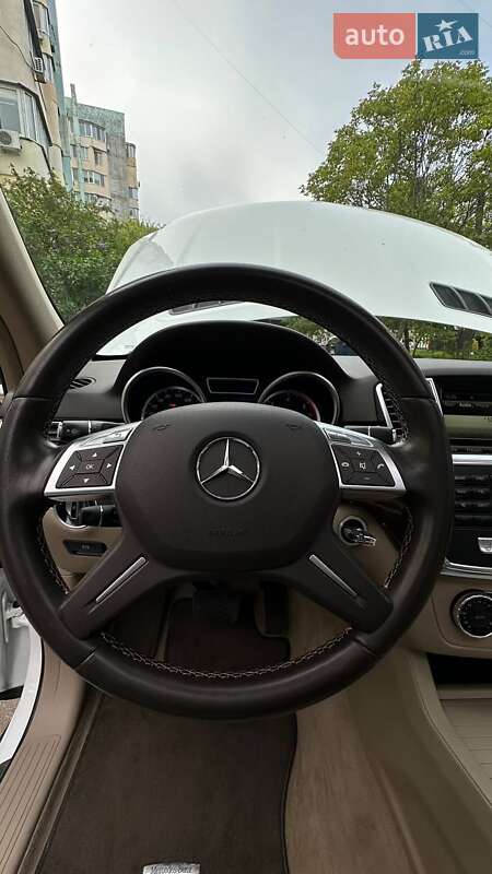 Позашляховик / Кросовер Mercedes-Benz M-Class 2013 в Одесі