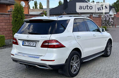 Внедорожник / Кроссовер Mercedes-Benz M-Class 2012 в Ровно