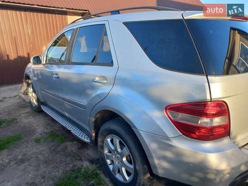 Внедорожник / Кроссовер Mercedes-Benz M-Class 2006 в Березному