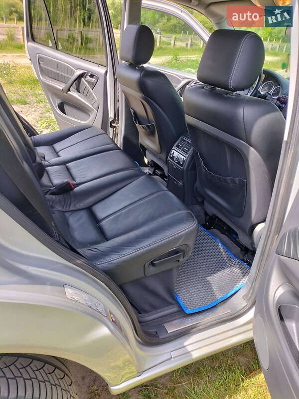 Внедорожник / Кроссовер Mercedes-Benz M-Class 2003 в Вараше