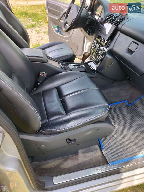 Внедорожник / Кроссовер Mercedes-Benz M-Class 2003 в Вараше