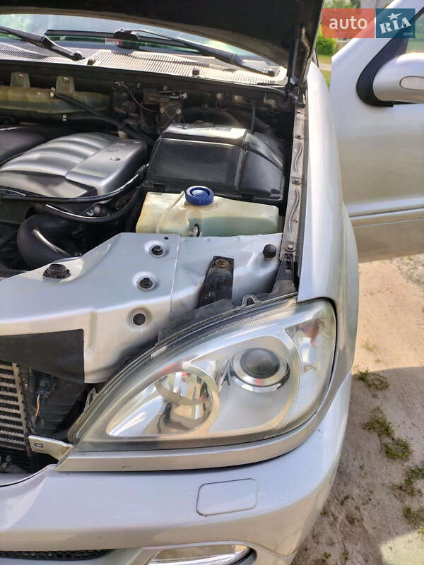 Внедорожник / Кроссовер Mercedes-Benz M-Class 2003 в Вараше