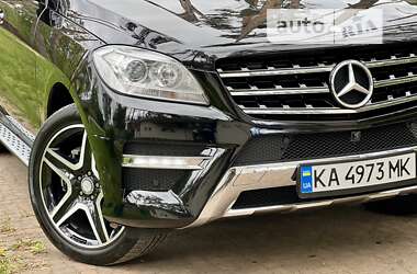 Позашляховик / Кросовер Mercedes-Benz M-Class 2014 в Києві