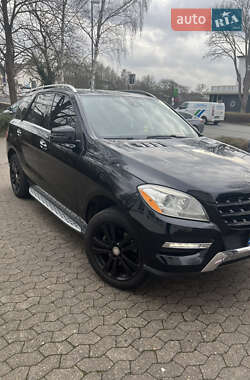 Позашляховик / Кросовер Mercedes-Benz M-Class 2012 в Чернівцях