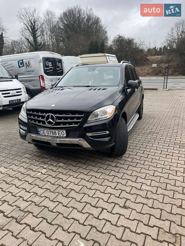 Внедорожник / Кроссовер Mercedes-Benz M-Class 2012 в Черновцах