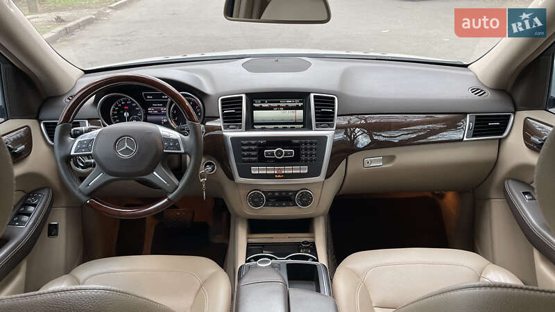 Внедорожник / Кроссовер Mercedes-Benz M-Class 2014 в Николаеве