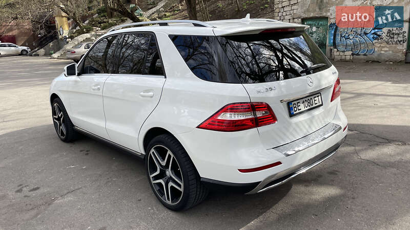 Внедорожник / Кроссовер Mercedes-Benz M-Class 2014 в Николаеве