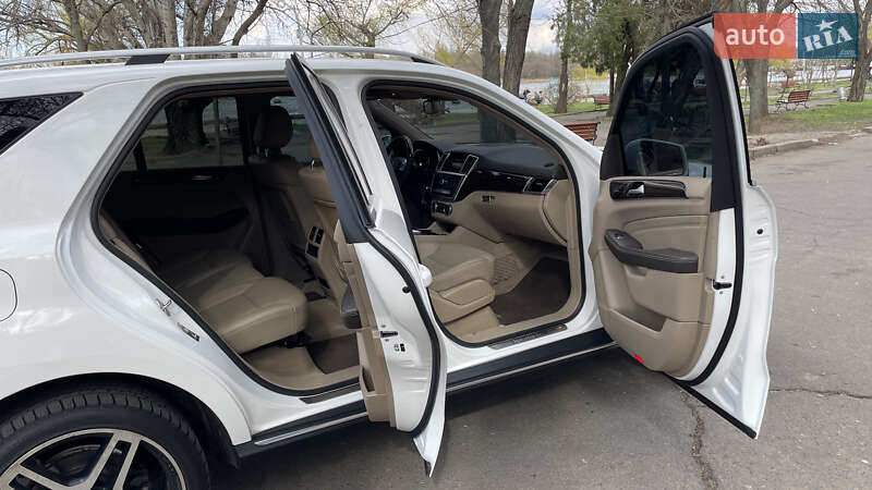 Внедорожник / Кроссовер Mercedes-Benz M-Class 2014 в Николаеве