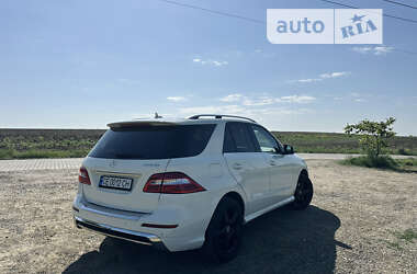 Внедорожник / Кроссовер Mercedes-Benz M-Class 2012 в Черновцах