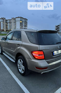 Позашляховик / Кросовер Mercedes-Benz M-Class 2009 в Києві