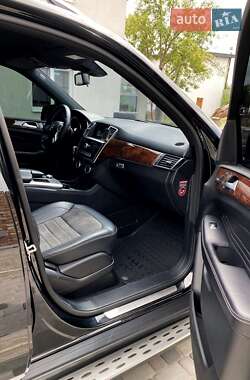 Внедорожник / Кроссовер Mercedes-Benz M-Class 2013 в 