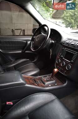 Внедорожник / Кроссовер Mercedes-Benz M-Class 2002 в 