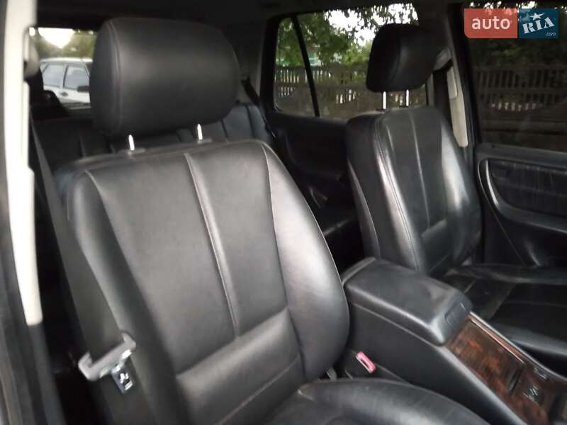 Внедорожник / Кроссовер Mercedes-Benz M-Class 2002 в Черновцах