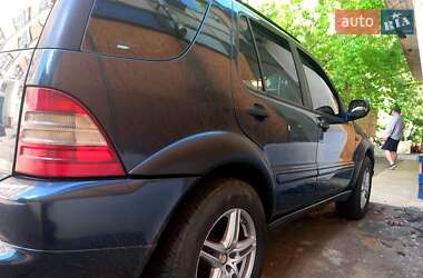 Позашляховик / Кросовер Mercedes-Benz M-Class 2001 в 