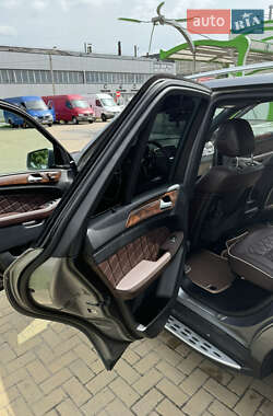 Внедорожник / Кроссовер Mercedes-Benz M-Class 2015 в 