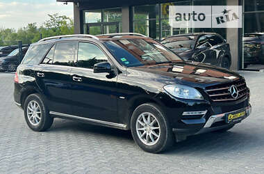 Позашляховик / Кросовер Mercedes-Benz M-Class 2011 в Чернівцях