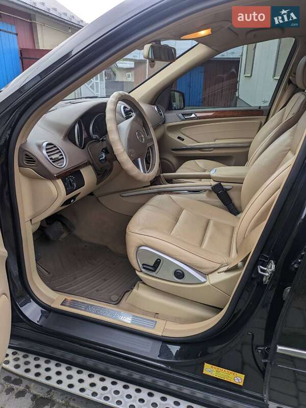 Позашляховик / Кросовер Mercedes-Benz M-Class 2011 в Чернівцях