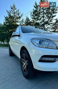 Внедорожник / Кроссовер Mercedes-Benz M-Class 2011 в 