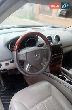 Внедорожник / Кроссовер Mercedes-Benz M-Class 2006 в 