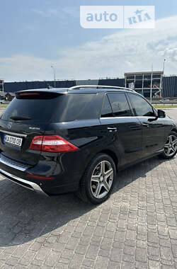 Внедорожник / Кроссовер Mercedes-Benz M-Class 2013 в 