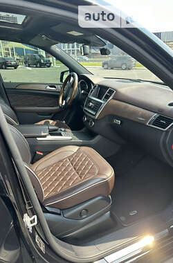 Внедорожник / Кроссовер Mercedes-Benz M-Class 2013 в 