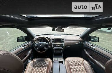 Внедорожник / Кроссовер Mercedes-Benz M-Class 2013 в 