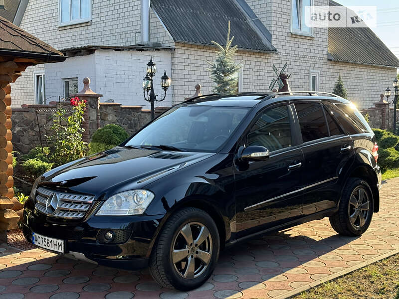 Внедорожник / Кроссовер Mercedes-Benz M-Class 2005 в Вараше