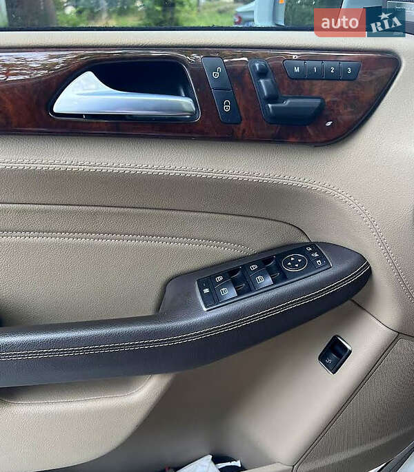 Внедорожник / Кроссовер Mercedes-Benz M-Class 2013 в Кропивницком