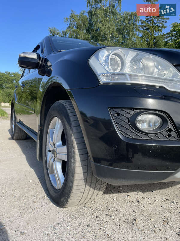 Внедорожник / Кроссовер Mercedes-Benz M-Class 2009 в Козове