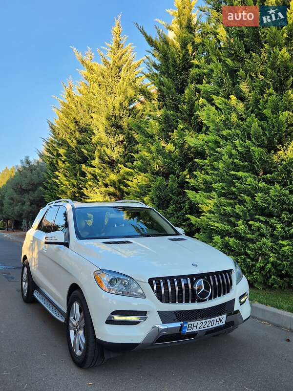 Внедорожник / Кроссовер Mercedes-Benz M-Class 2012 в 