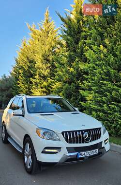 Внедорожник / Кроссовер Mercedes-Benz M-Class 2012 в 